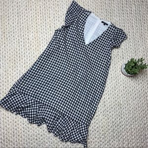 Madewell Dresses - EUC Madewell Ruffle Gingham Shift Madewell Dresses - EUC Madewell Ruffle Gingham Shift